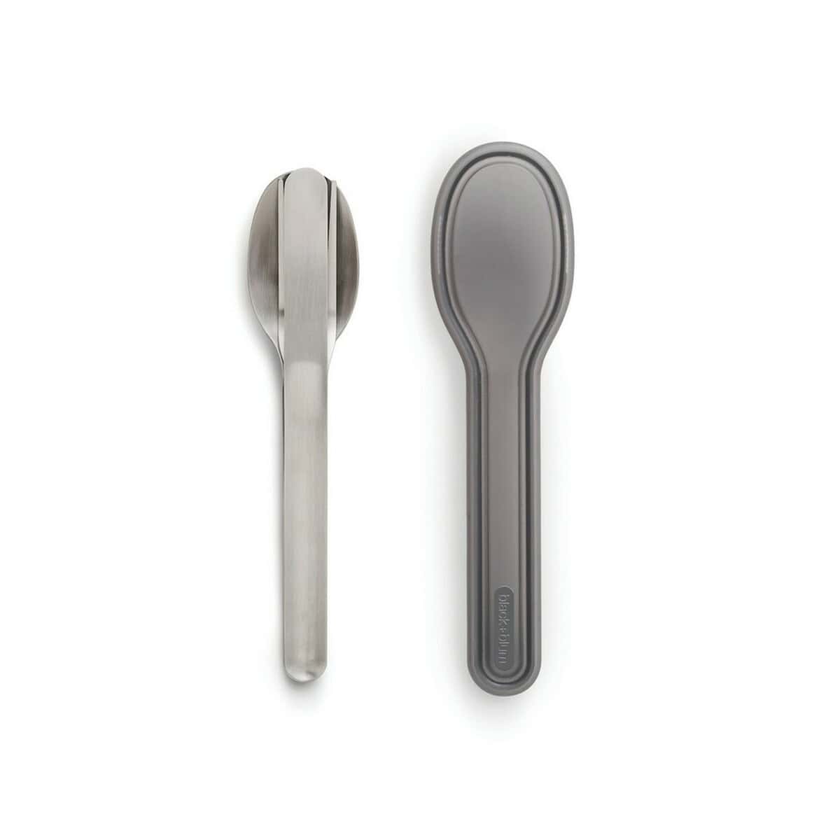 Akcesoria do kuchni z logo – zestaw sztućców black+blum P439.0702__B_3 1. Przekładka do ciasta i ciasteczek z metalowego materiału, elegancki gadżet kuchenny.