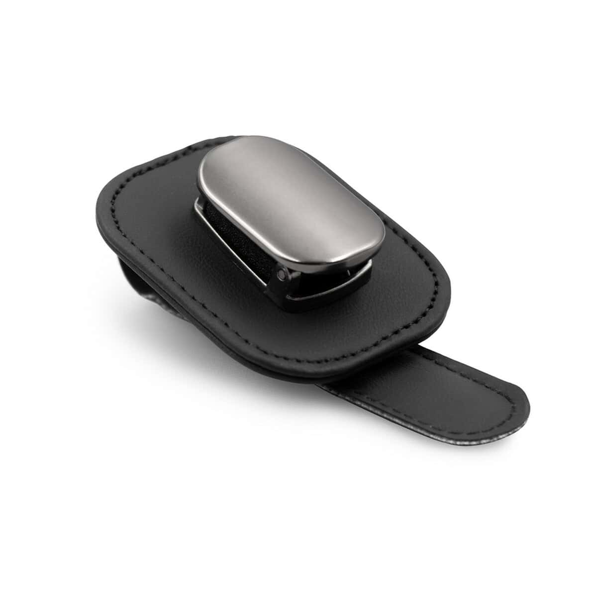 Akcesoria samochodowe z logo – klips na okulary exclusive collection | nalo VA119-03_AAA01 1. Przycisk do auta na czarnej skórzanej etui, elegancki dodatek samochodowy.
