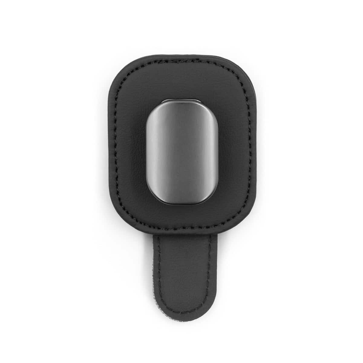 Akcesoria samochodowe z logo – klips na okulary exclusive collection | nalo VA119-03_AAB01 1. Przenośny klips na słuchawki w eleganckim etui, czarny design.