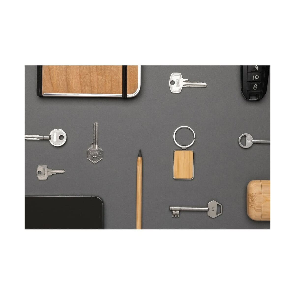 Breloki odblaskowe z logo – brelok do kluczy P191.6809__M_400 Klucze, długopis, notes i breloki na podkładzie, gadżety reklamowe i promocyjne.