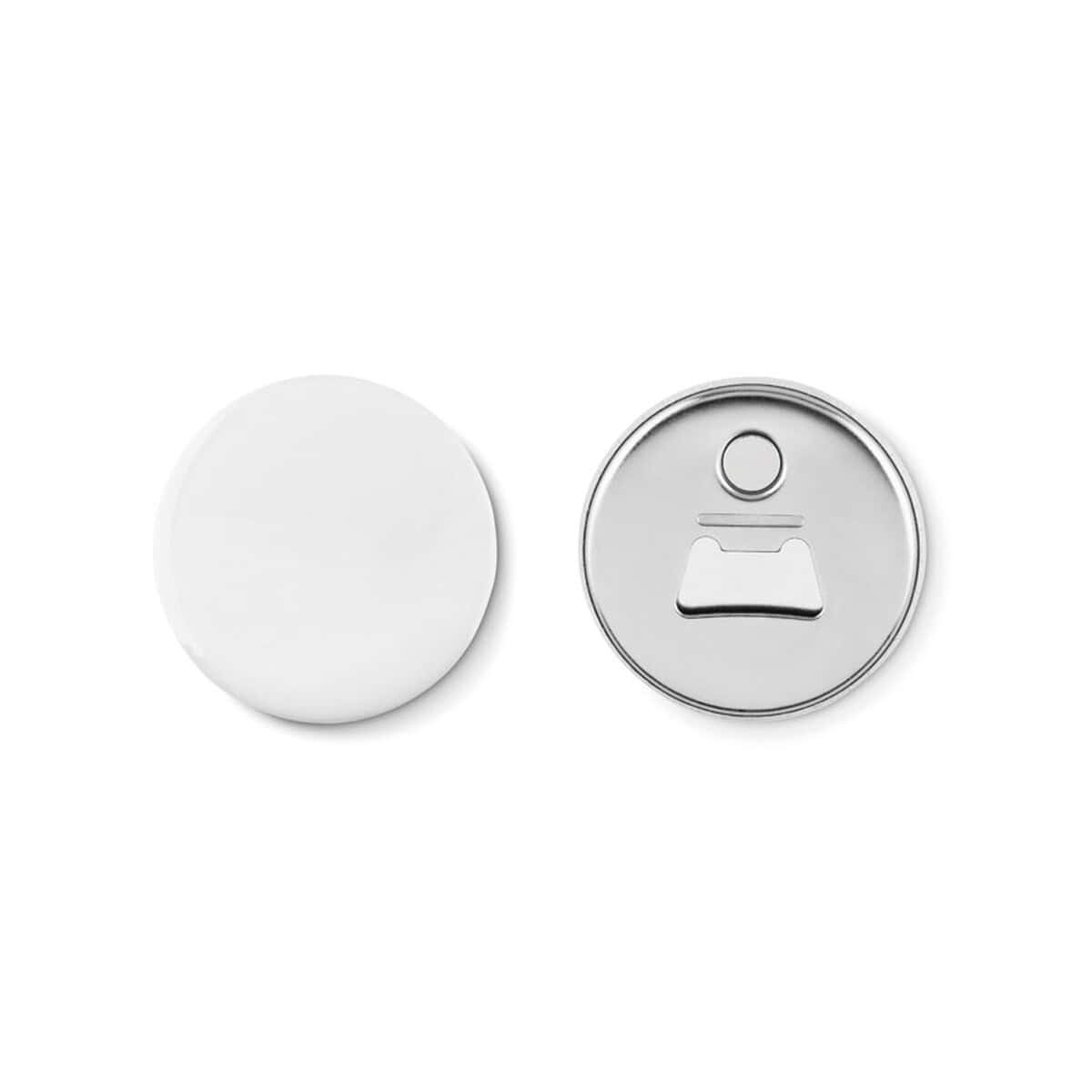 Breloki otwieracze z logo – magnes z otwieraczem pin opener mo9331-16 Gadżety, odznaka piłkarska z naklejką na plecach, personalizowane gadżety reklamowe, nadruki na odznakach.