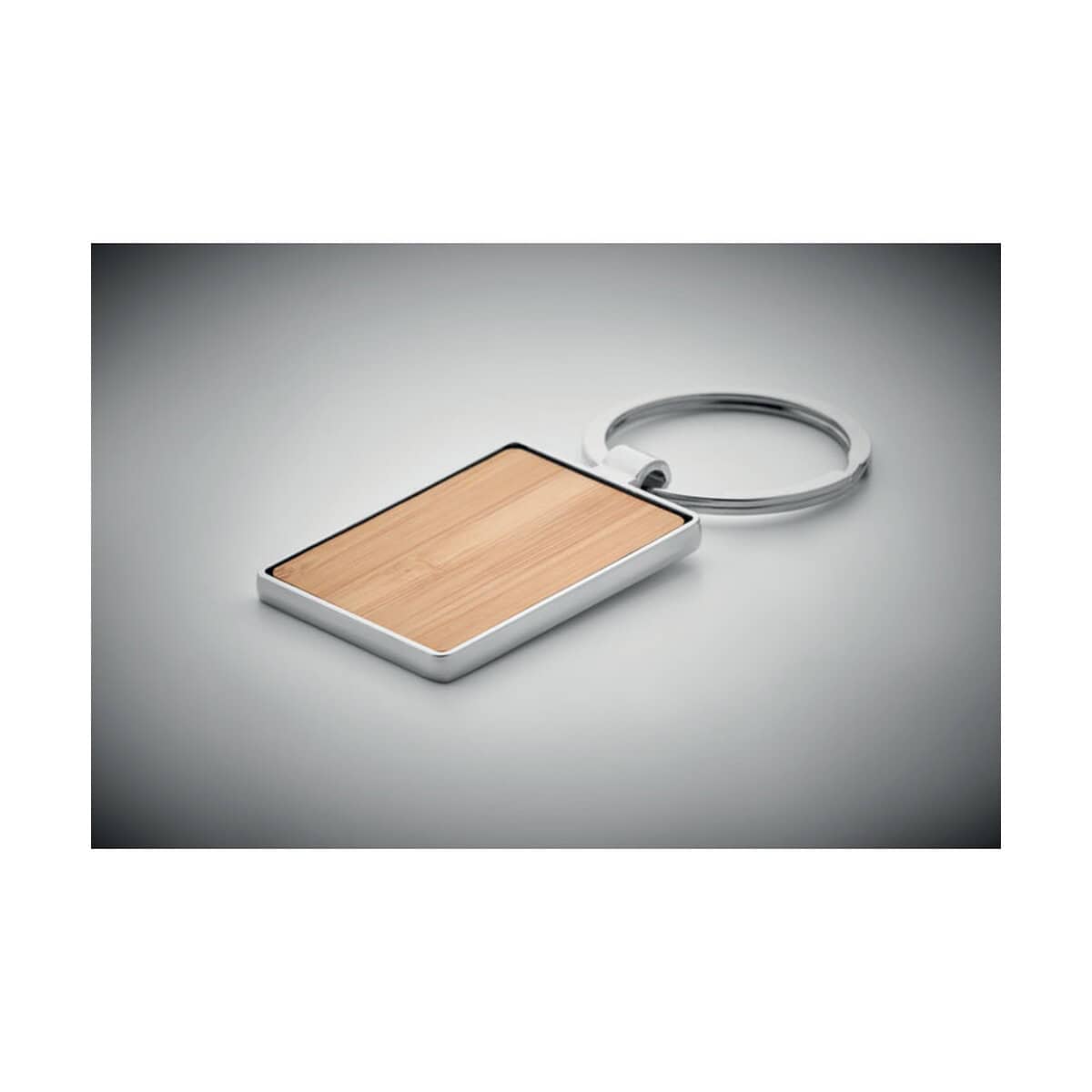 Breloki wielofunkcyjne z logo – bambusowy prostokątny brelok bendigo mo9961-40-detail Metalowy brelok z kadzidłami i drewnianą powierzchnią, elegancki gadżet biurowy i promocyjny.