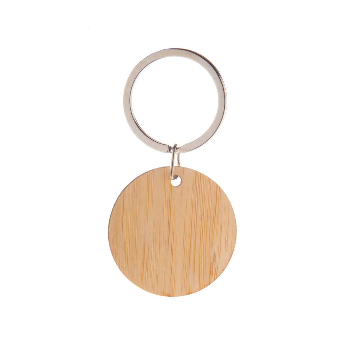 Breloki z żetonem z logo – bookey brelok AP874023-A__A 1. Kluczyk z brelochem z drewna i metalowym pierścionkiem, personalizowany gadżet promocyjny.