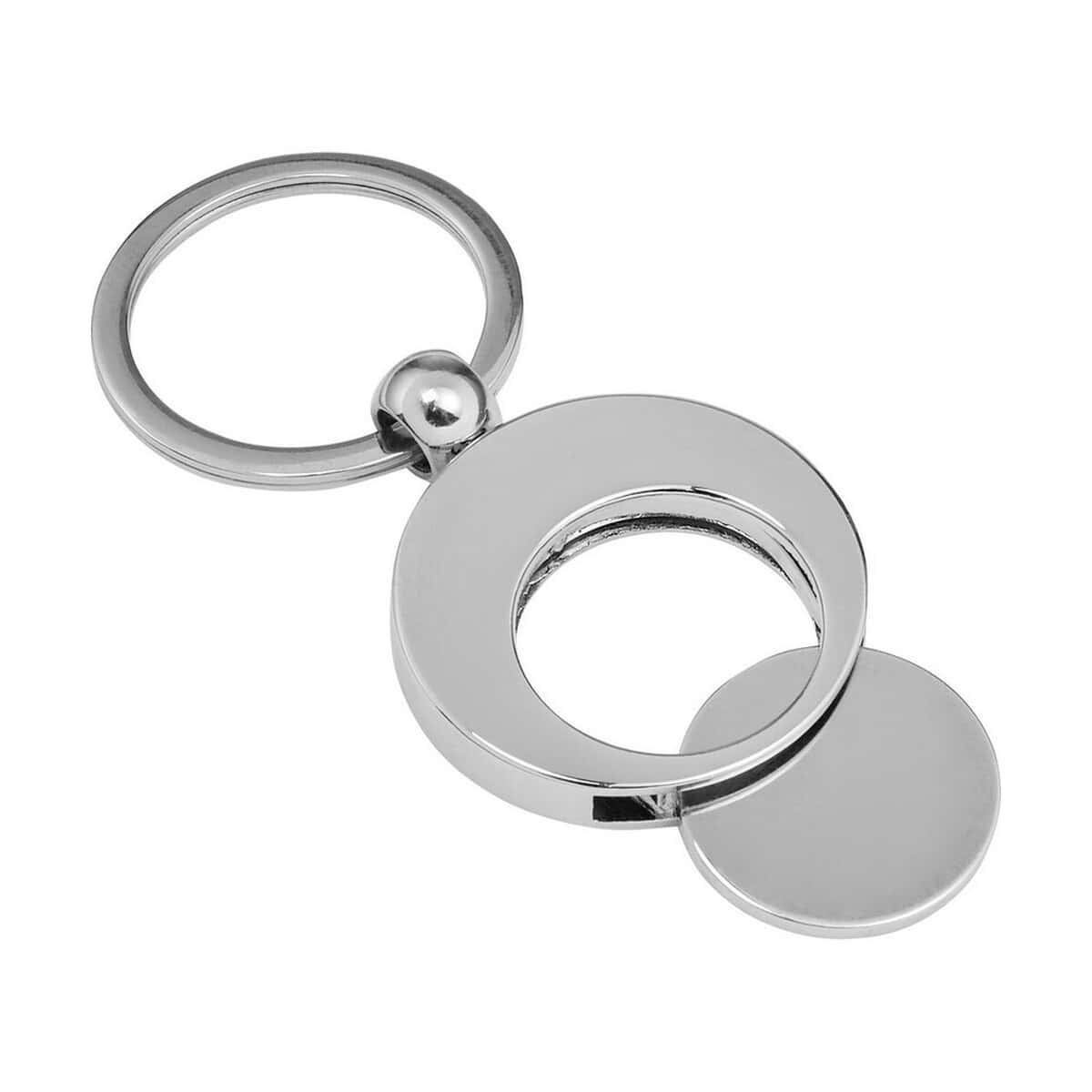 Breloki z żetonem z logo – brelok do kluczy, żeton do wózka na zakupy V0634-32_AAA05 1. Przedmiot z logo na metalowej blasze, prezent do personalizacji, gadżety reklamowe.