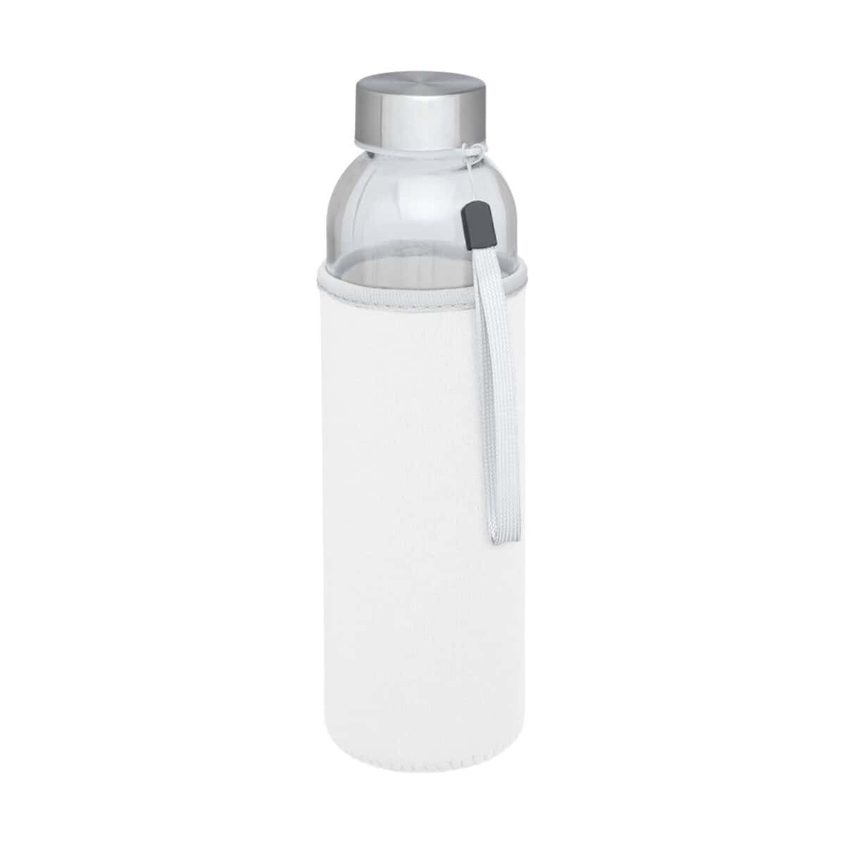 Przezroczysta butelka na wodę z uchwytami i etui na ramię, idealna do sportu i codziennego użytku.