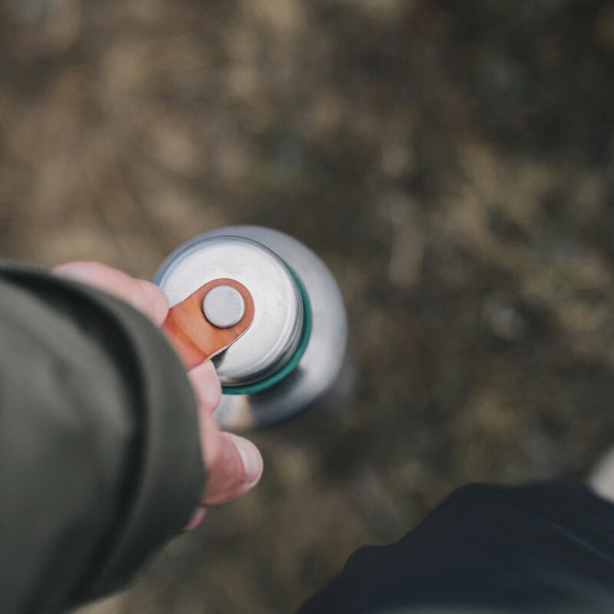 Butelki z logo – butelka termiczna 750 ml black+blum P439.1133__M_404 1. Prysznic na rękę, relaks i odświeżenie.