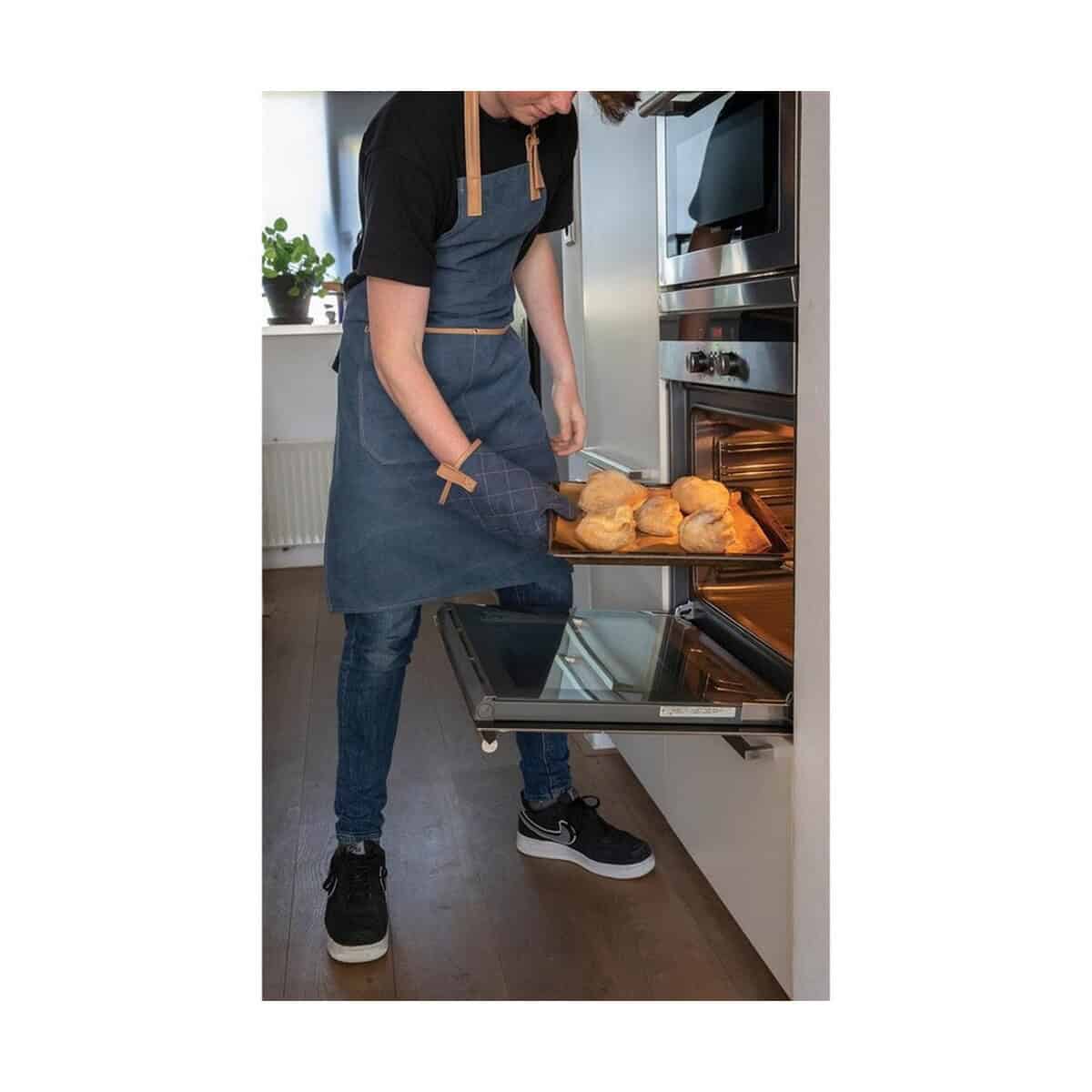 Fartuchy z logo – fartuch kuchenny deluxe P262.825_5 1. Ubranie kuchenne, fartuch, rękawica, pieczenie, piekarnik, domowe gotowanie, akcesoria kuchenne.