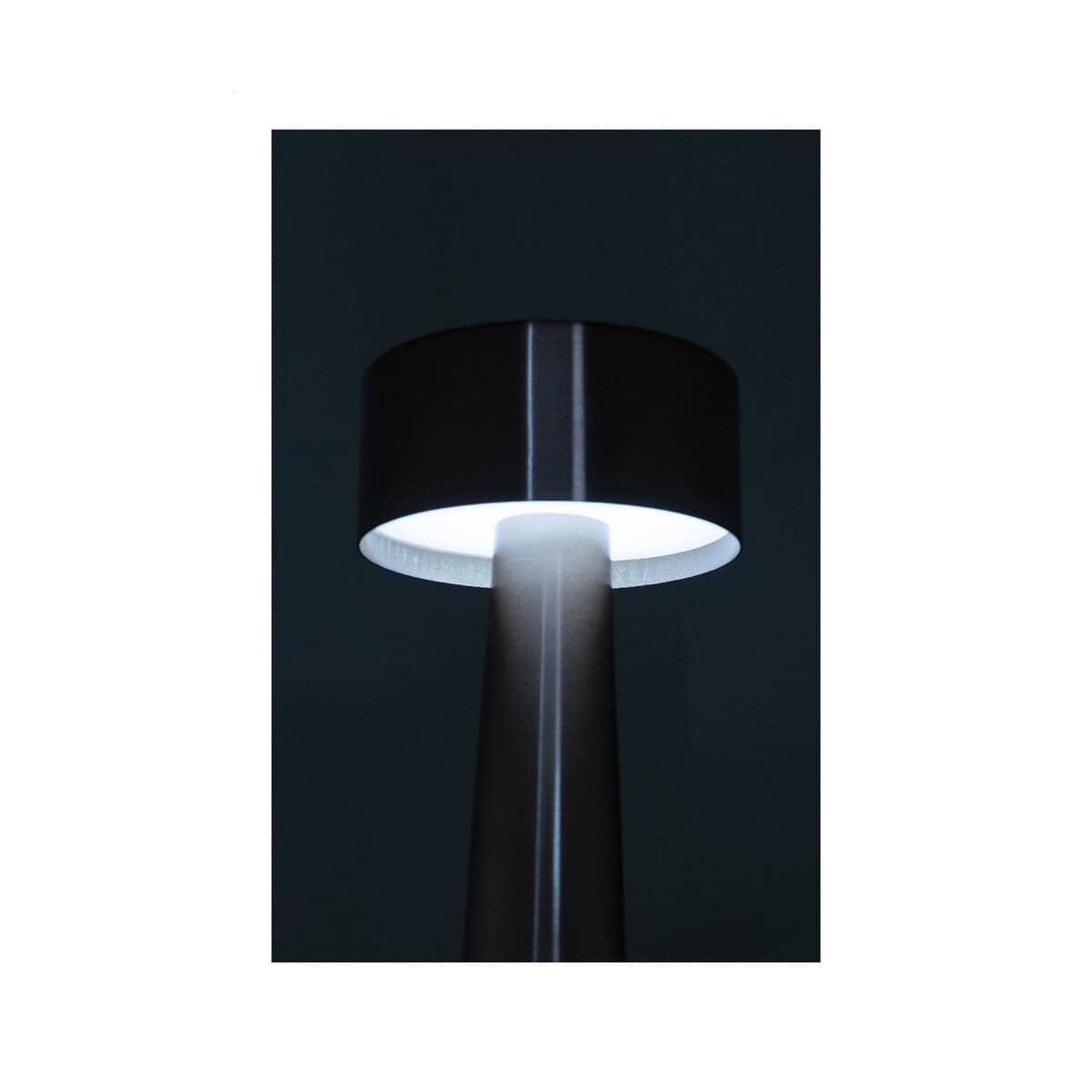 Gadżety barmańskie z logo – flanagan oro lampa stołowa barowa AP864098-97__B Prawidłowe gadżety z logo, lampka LED na biurko, nowoczesny design, idealne na prezent.