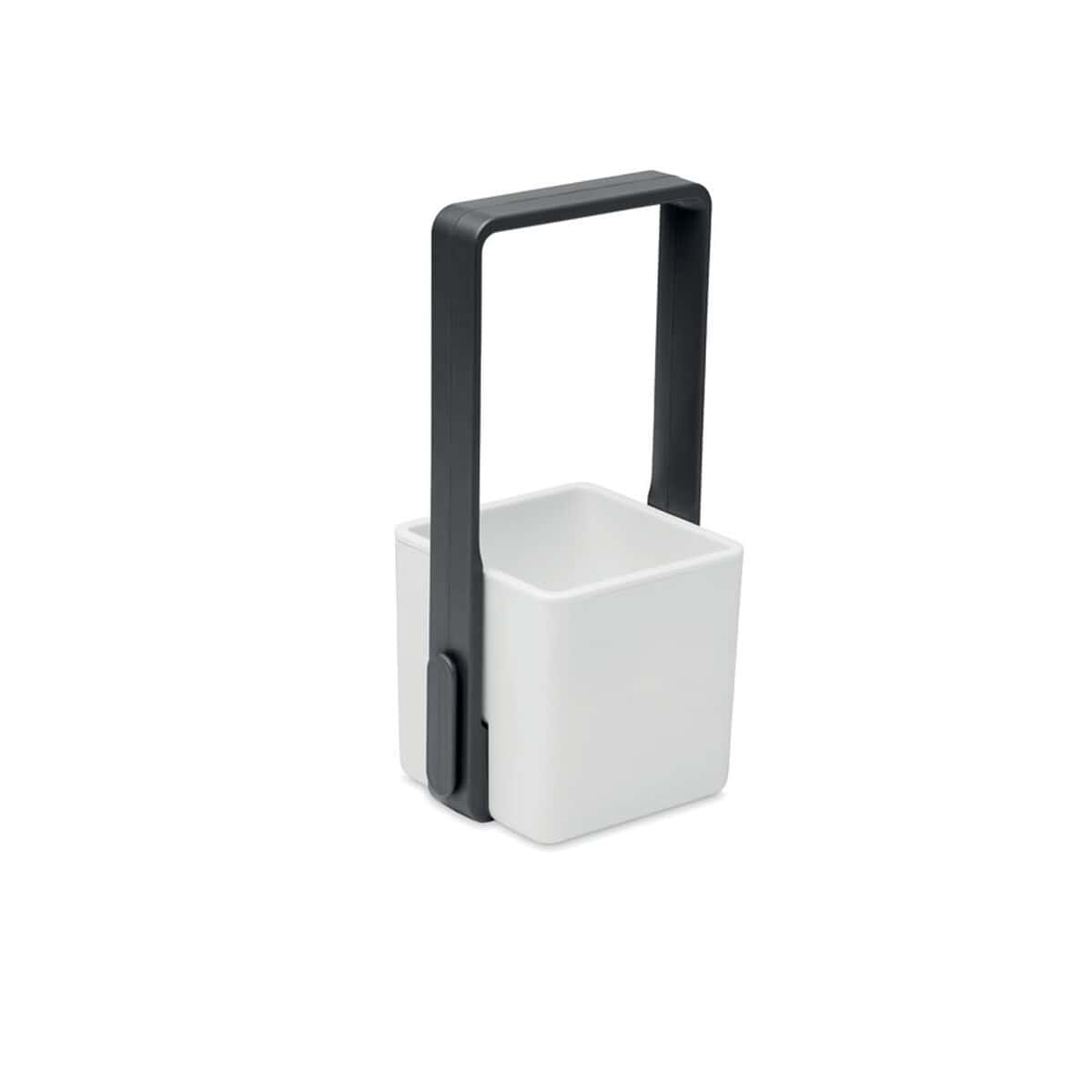 Metalowa osłona na kubek z uchwytem, gadżet biurowy, elegancki organizer na biurko, praktyczny akcesorium do siedzenia, akcesoria biurowe, gadżety promocyjne.