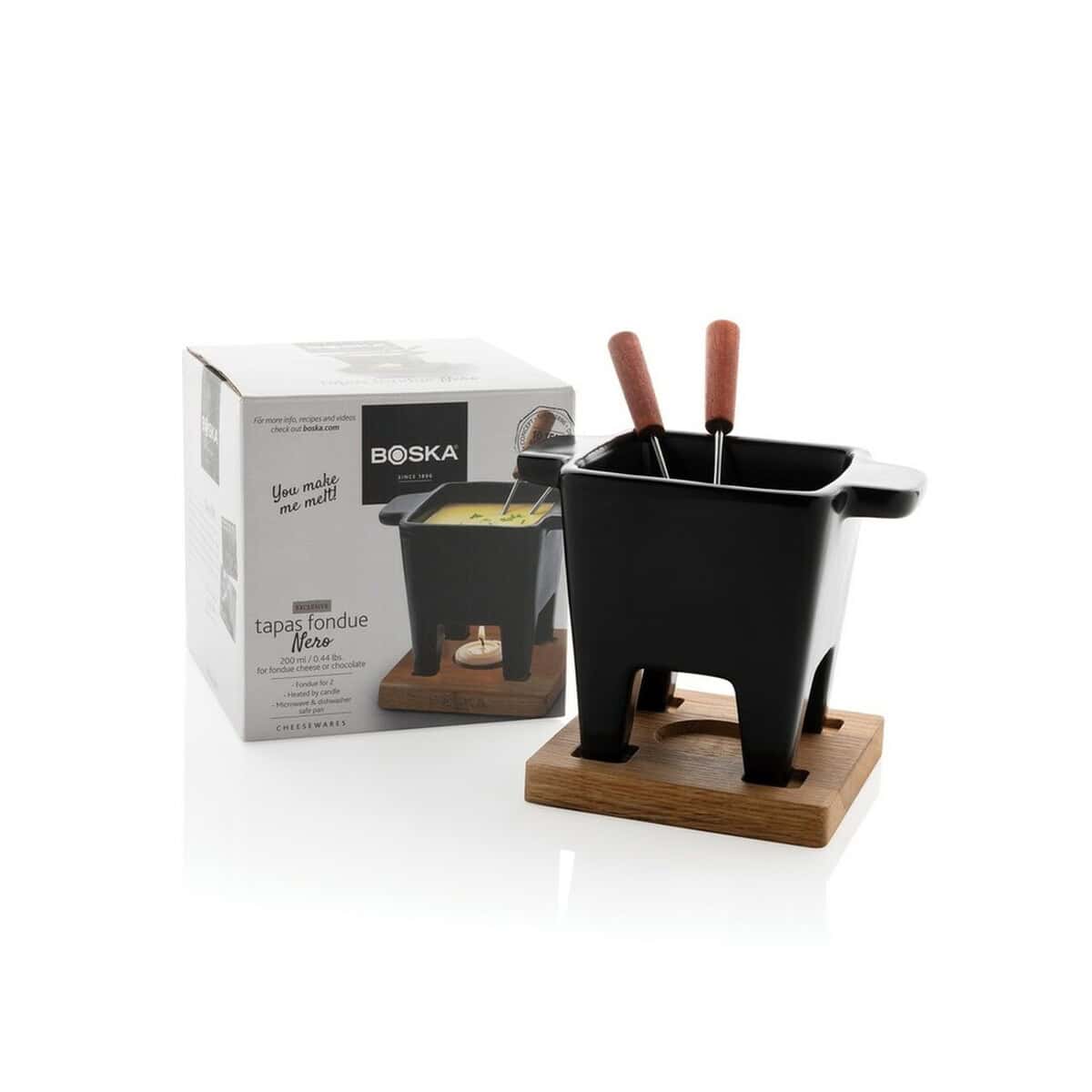 Gadżety do serwowania z logo – zestaw do serwowania fondue boska tapas fondue nero VSB13-03__P_500 Gadzety do fondue, czarny zestaw na drewnianej podstawie.