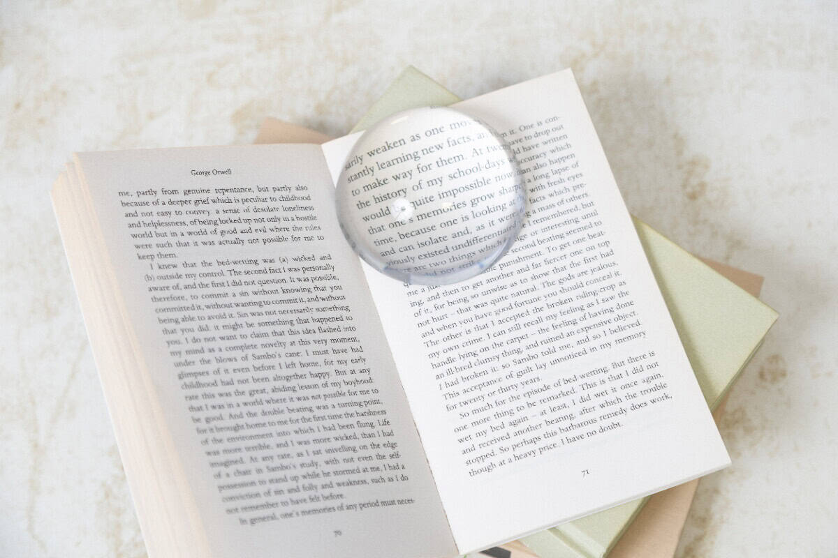 Gadżety na biurko z logo – hemisphere przycisk do papieru AP800213__DG2 Butelka grawerowana z napisem, gadżet personalizowany, idealny na prezent dla bliskiej osoby.