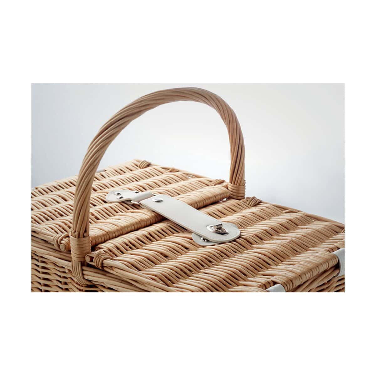 Gadżety piknikowe z logo – kosz wiklinowy dla 4 osób mimbre plus mo6194-40-detail Kosz piknikowy z wikliny na prezent lub wycieczkę.