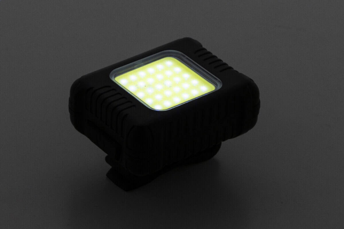 Gadżety rowerowe z logo – cobik zestaw lampek rowerowych z możliwością ładowania AP864103-10__DG2 Lampka LED do warsztatu, oświetlenie akumulatorowe, czarna, nowoczesne gadżety.