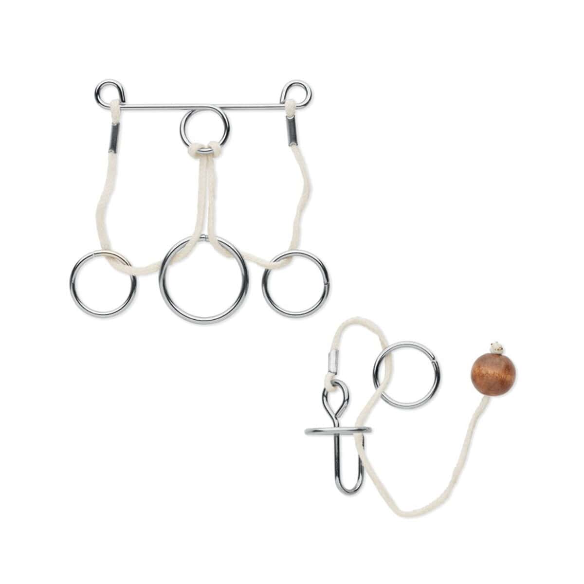 Metalowe przybory do ćwiczeń z rzepami i drewnianą kulką, akcesoria rehabilitacyjne i terapeutyczne.