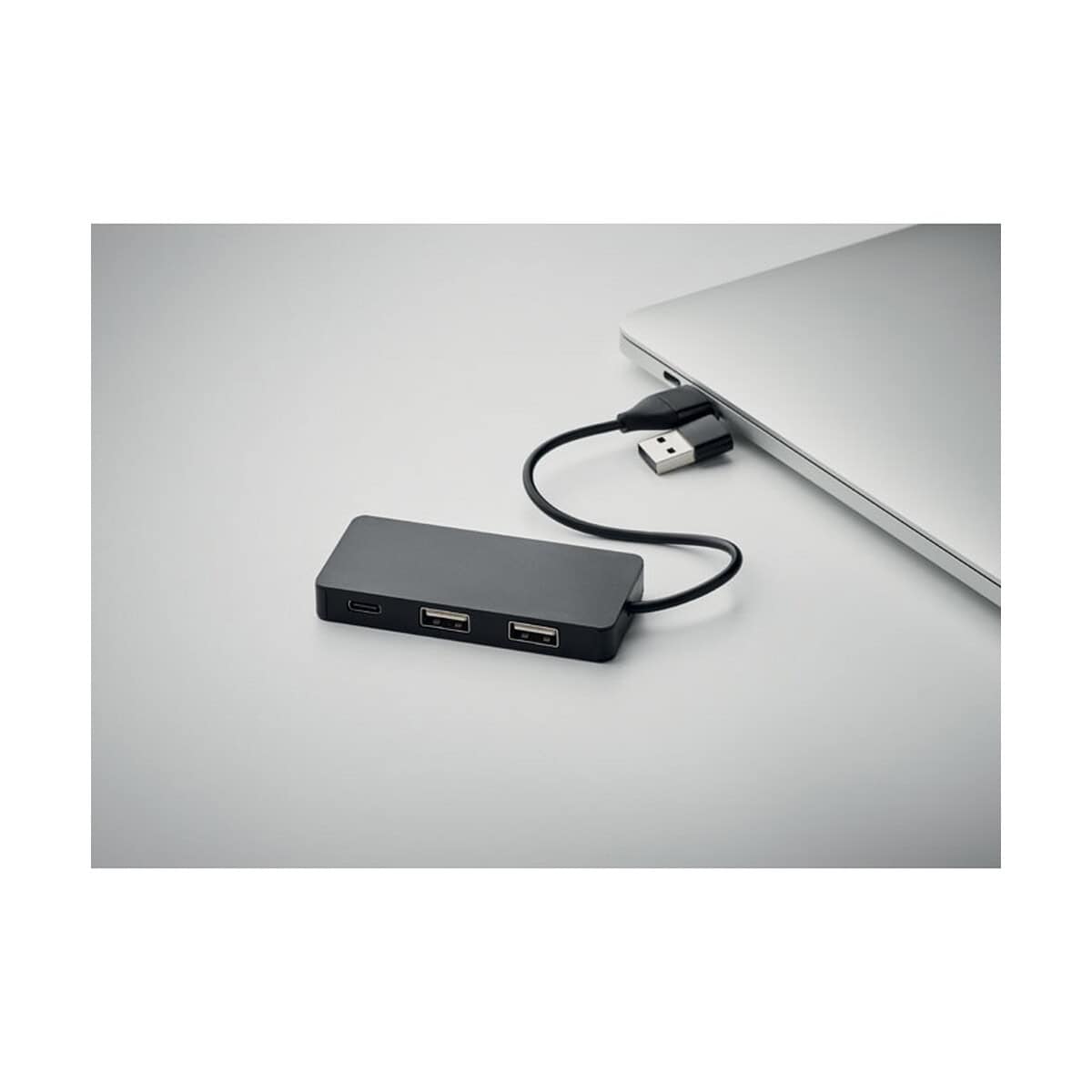 Huby USB z logo – 3-portowy hub usb kabel 20cm hub-c mo2142-03-detail Docking station z USB-C do laptopa, czarna, wielofunkcyjna, akcesoria komputerowe, gadżety biurowe, promocyjne.