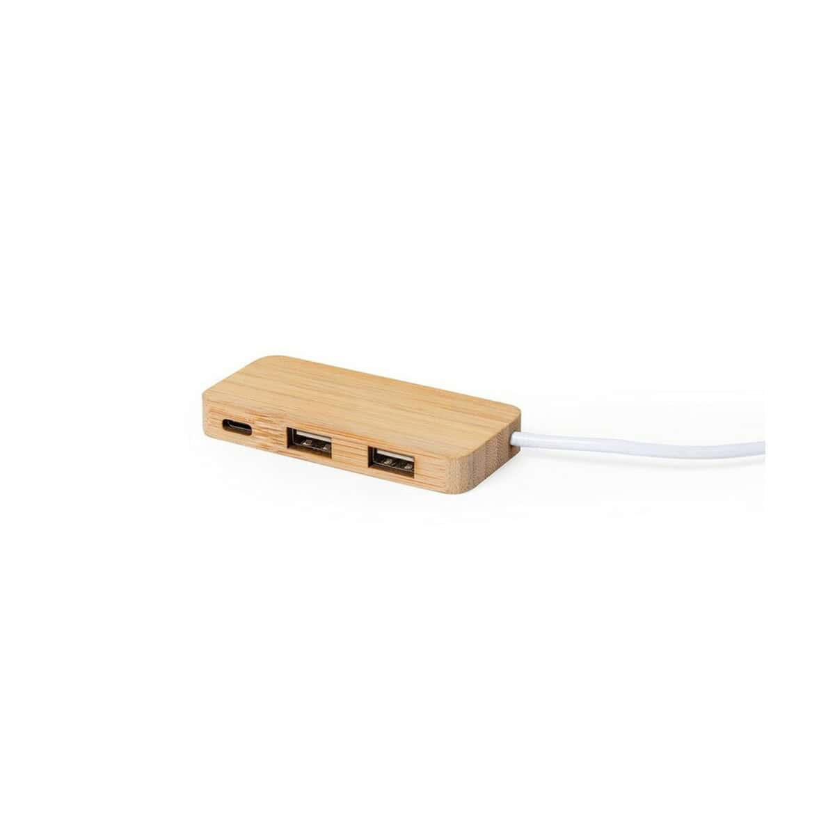 Huby USB z logo – bambusowy hub usb i usb-c V0199-18_AAA04 Przenośny hub USB z bambusową obudową, 3 porty, nowoczesny gadżet biurowy.
