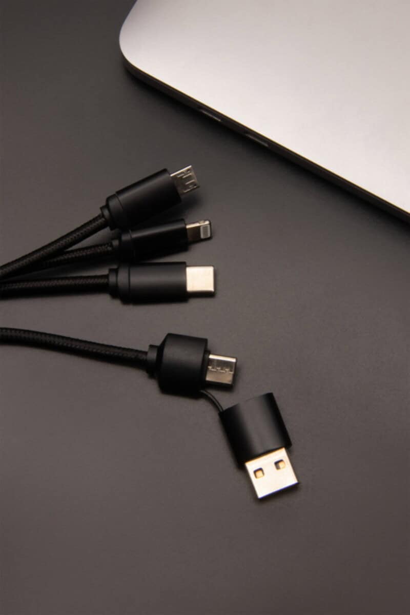 Kable USB z logo – scx.design c13 kabel do ładowania 5 w 1 o mocy 20 w 2px18190_m2 Uniwersalne kable USB-C, Lightning, micro USB do ładowania i synchronizacji danych.