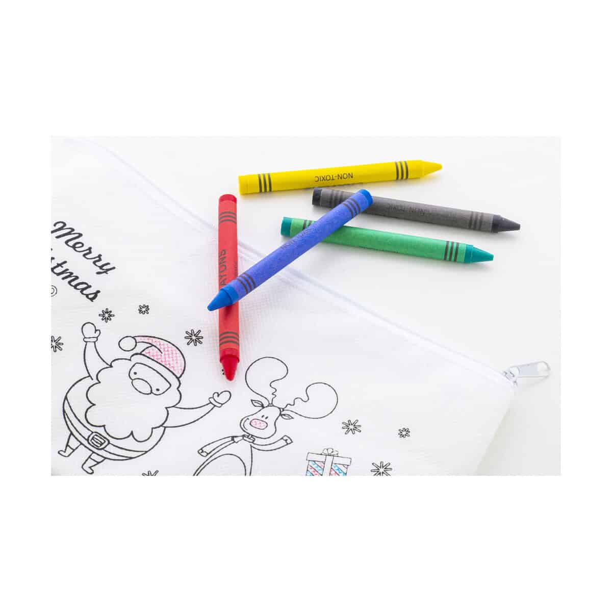 Kolorowanki z logo – julfar draw piórnik do kolorowania AP800039__CU2 Kolorowe markery do kolorowania świątecznej kartki z Mikołajem i reniferem. Idealne na bożonarodzeniowe gadżety i kreatywne prezenty.