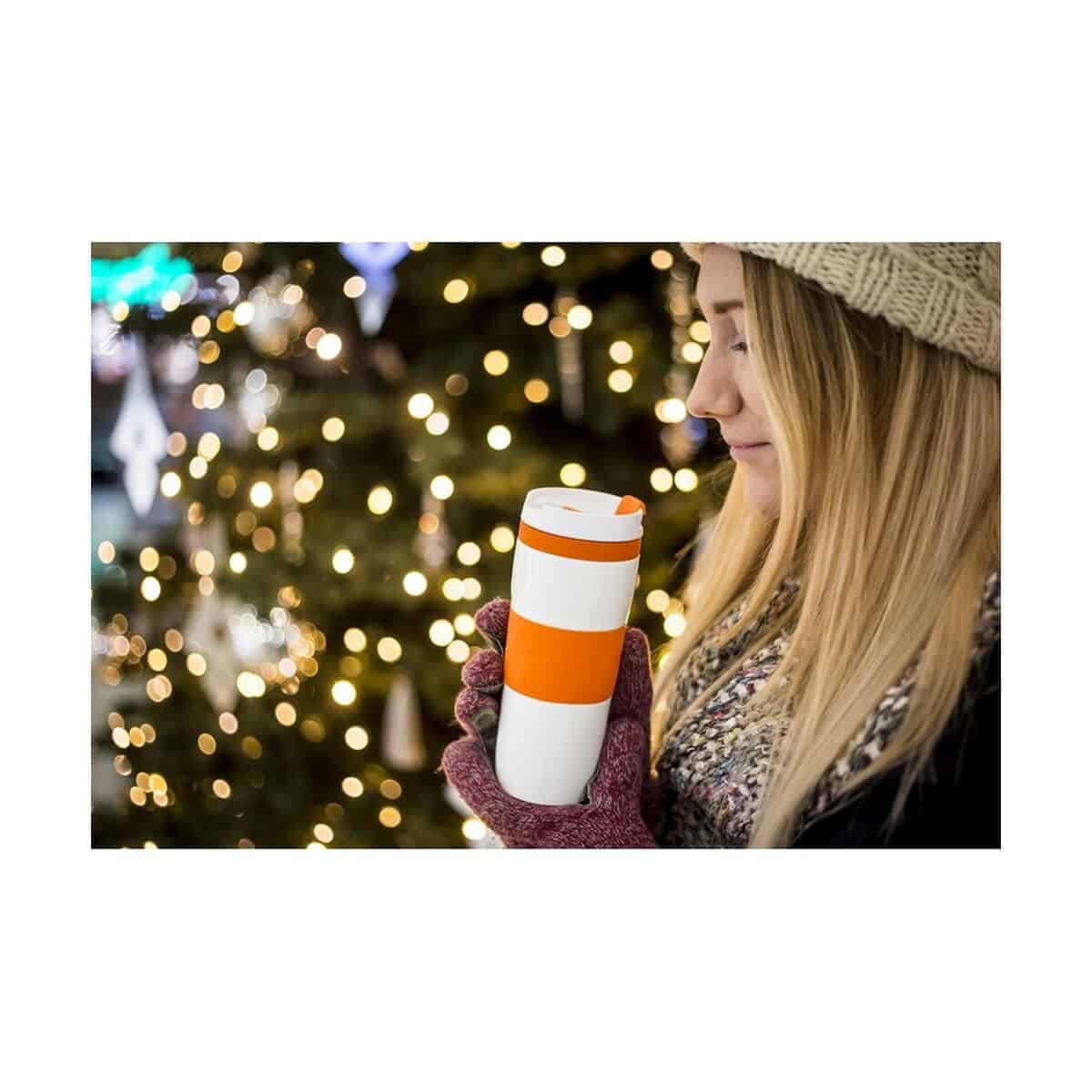 Kubki termiczne z logo – kubek termiczny 400 ml air gifts | thomas V0587_A Stylowy kubek termiczny z paskiem, idealny na świąteczne prezenty i gadżety grawerowane.