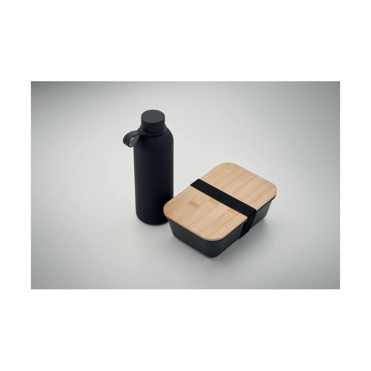 Lunchboxy z logo – 2-częściowy zestaw na lunch emerald set mo2314-03-detail Stainless steel bidon z pokrywką i drewnianą pokrywką na lunchboxie.