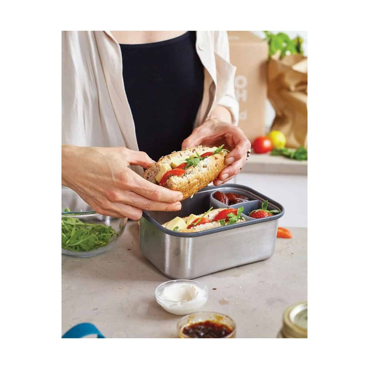 Lunchboxy z logo – duże pudełko śniadaniowe ze stali nierdzewnej black+blum P439.0133__M_402 1. Pojemnik na lunch z indywidualnym logo, idealny do przechowywania kanapek i przekąsek.