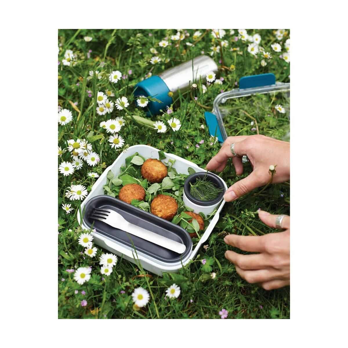 Lunchboxy z logo – lunchbox, pudełko śniadaniowe black+blum P439.0233__M_403 1. Praktyczny lunch na wynos w terenie z ekologicznym pojemnikiem i kubkiem.