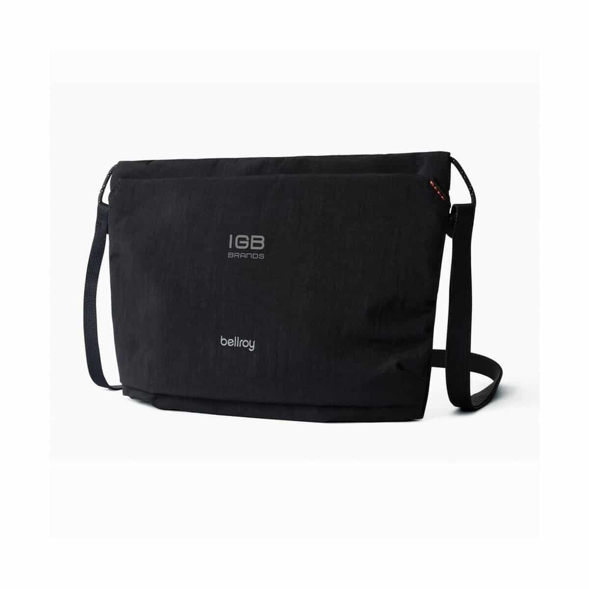 Nerki z logo – saszetka zapinana w pasie, nerka bellroy P763.3801__D_100 1. Torba na laptopa, elegancka czarna, wygodna do codziennego użytku.