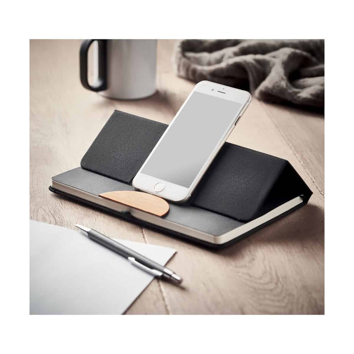 Notatniki z logo – zeszyt a5 rpet 80 w linie blama mo6576-03-ambiant Elegancki stojak na telefon i notatnik z logo, gadżety biurowe na prezent.