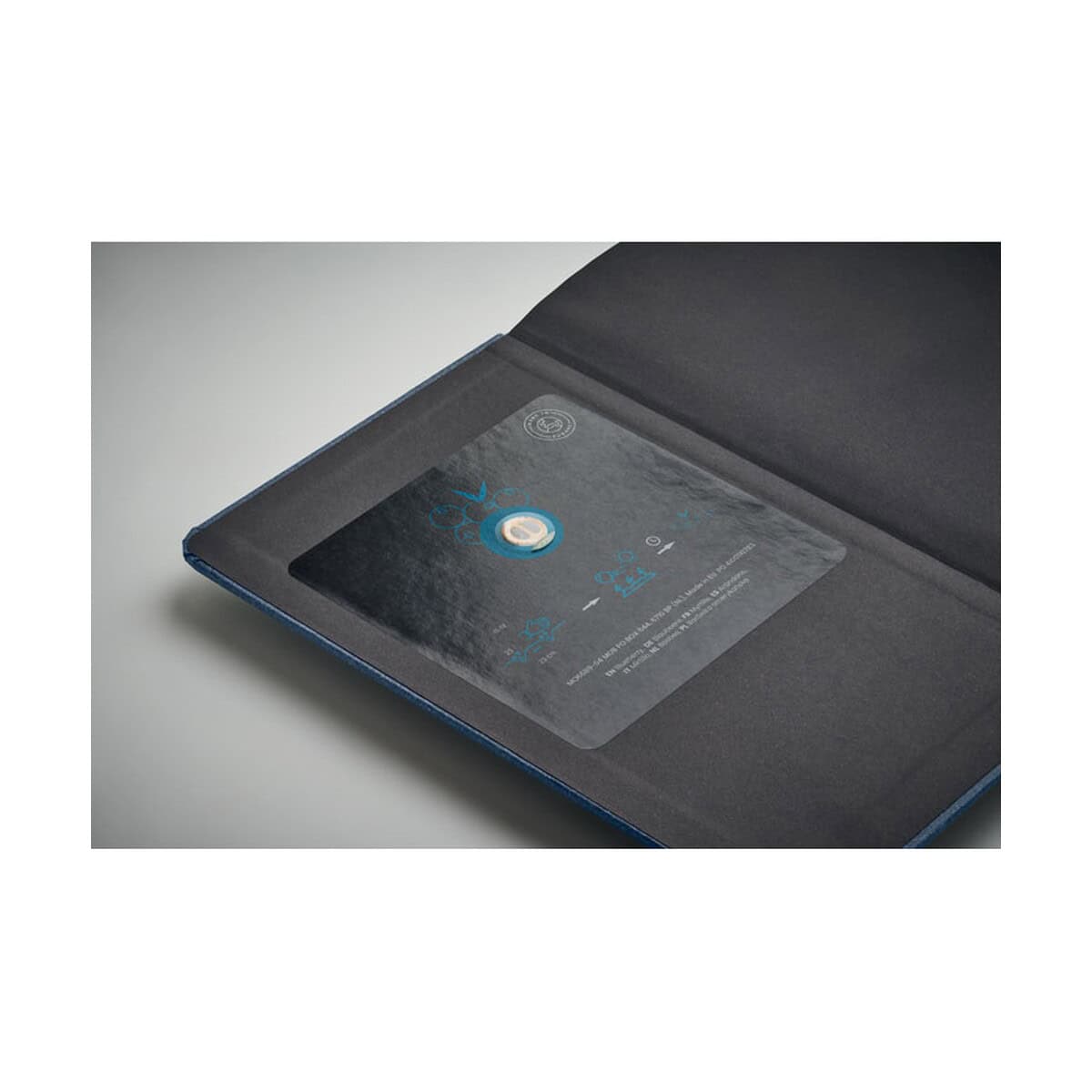 Notatniki z logo – zeszyt a5 z recyklingu grow mo6689-04-detail Nowa naklejka na tablet z logo i grafiką promocyjną, idealna do grawerowania i personalizacji.