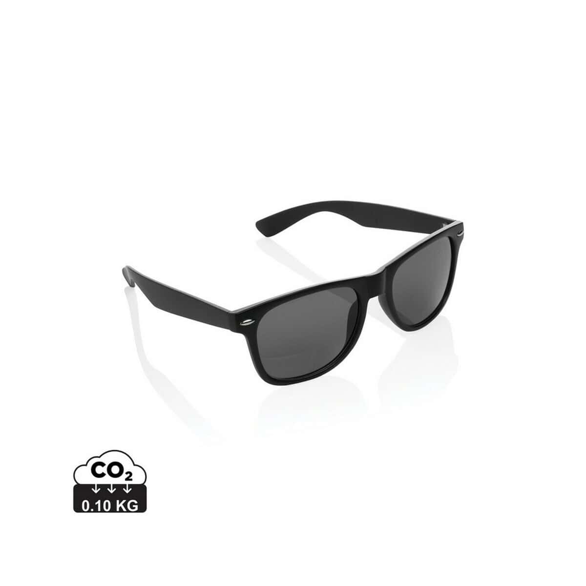 1. Okulary przeciwsłoneczne eco-friendly, lekka konstrukcja, poliwęglan, minimalny ślad węglowy.