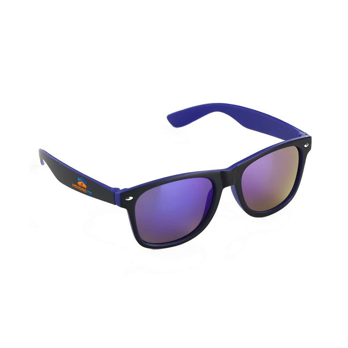 Okulary z logo – okulary przeciwsłoneczne | fessi V9676.0-04_ILG01 Okulary przeciwsłoneczne z czarną oprawką i niebieskimi zausznikami, lustrowe szkła, idealne na lato.