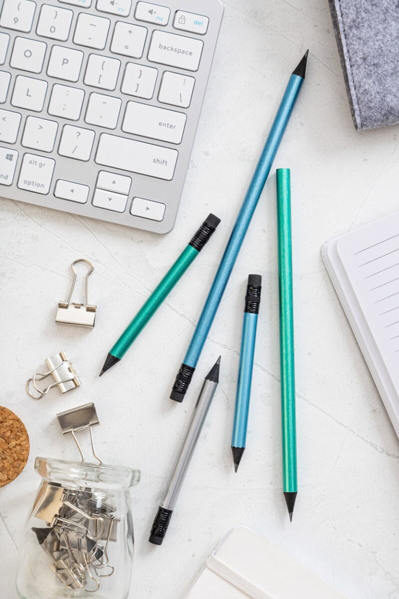 Ołówki z logo – neplum mini ołówek AP808206-06__DG Kolorowe długopisy i akcesoria biurowe na biurku, gadżety reklamowe i promocyjne.