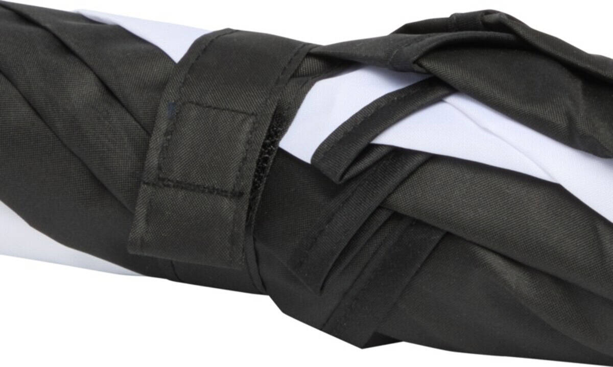 Parasole golfowe z logo – jeff 30-calowy wiatroodporny parasol golfowy 10941901_d2 Torba reklamowa z materiału poliestrowego, czarna, funkcjonalna i wytrzymała.