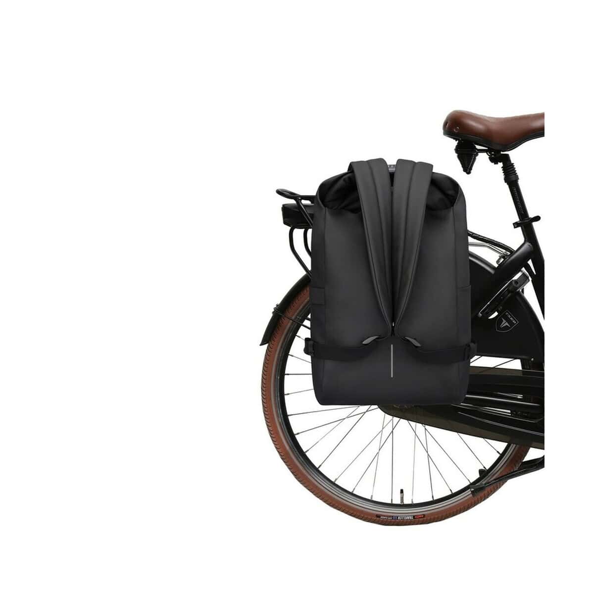 Plecaki z logo – plecak rowerowy urban P706.3101__B_16 1. Torba rowerowa na bagażnik, czarna, trwała i pojemna.