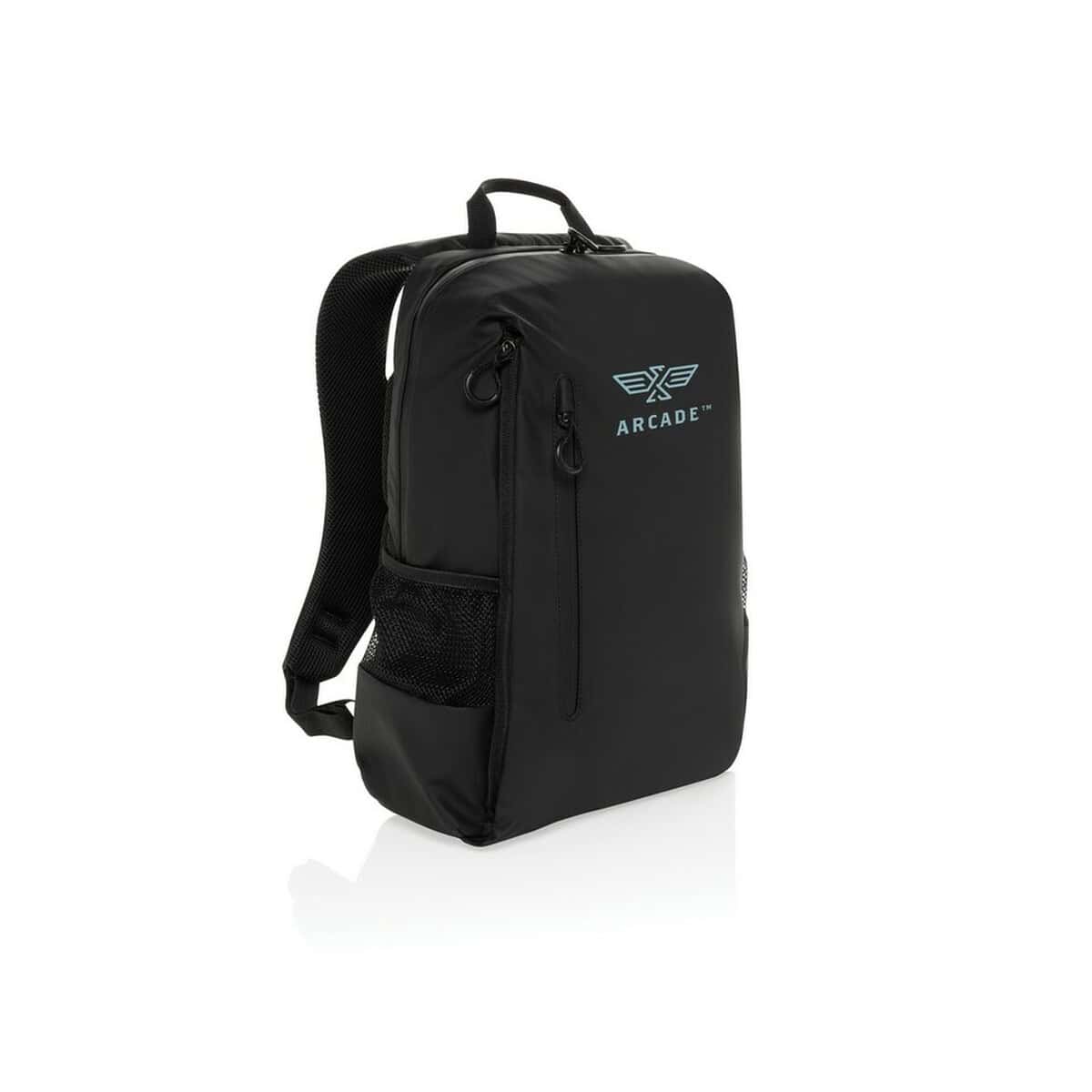 Plecaki z logo – wodoszczelny plecak na laptopa 15,6″ lima aware™ rpet P763.4401__D_100 1. Plecak reklamowy czarny z nadrukiem ARCADA, idealny na prezent firmowy.
