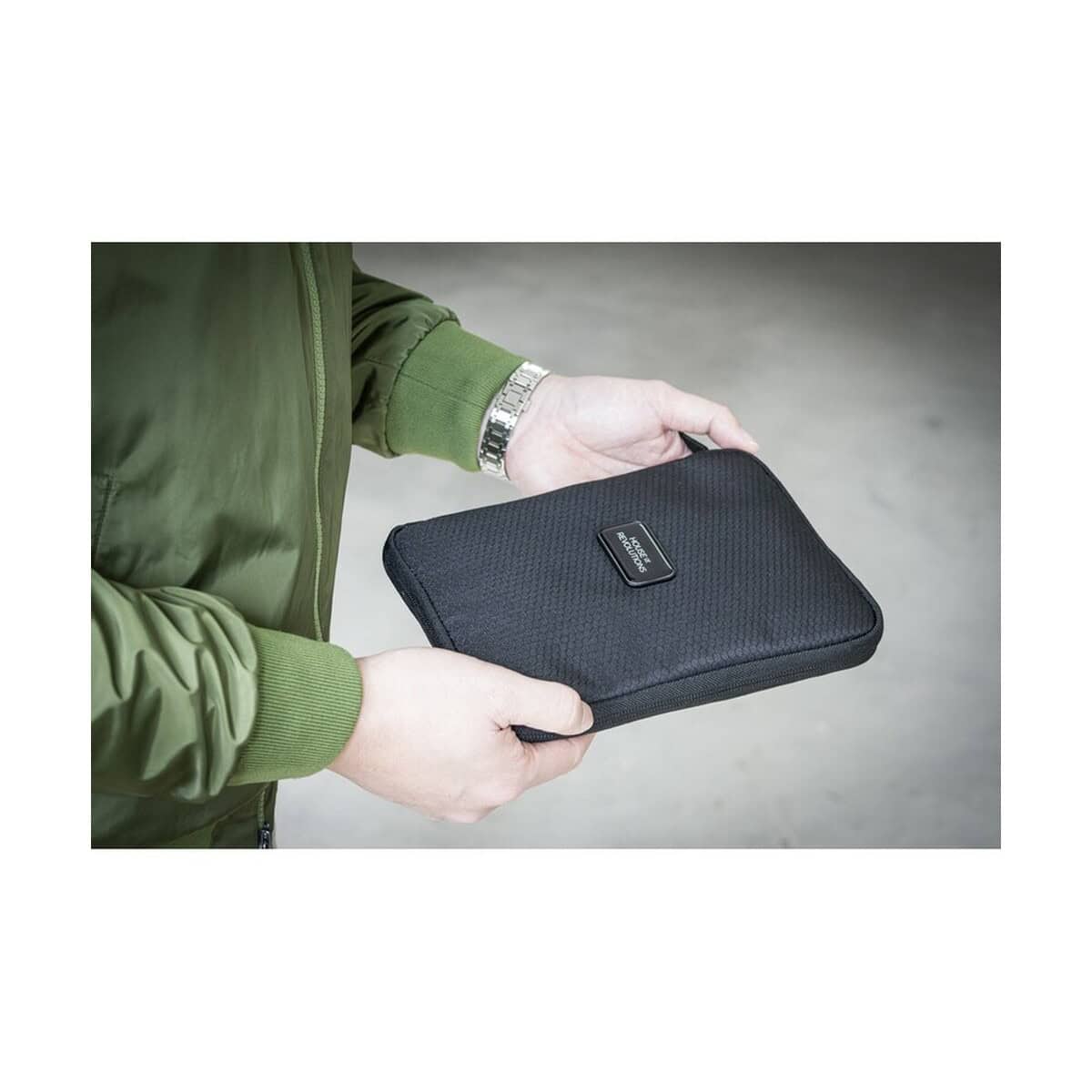 Portfele z logo – portfel podróżny brandcharger rover VA535-03_ATM01 Laptop Case z logo Gadzety.pl, czarna tekstura, idealny na prezent i do codziennego użytku.