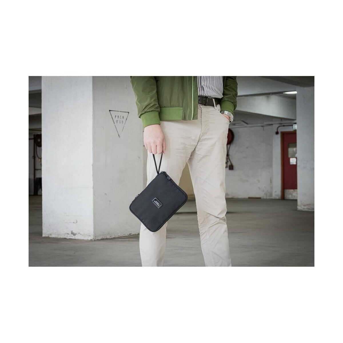 Portfele z logo – portfel podróżny brandcharger rover VA535-03_ATM02 Czarny grawerowany plecak na ramię, torba na laptopa, gadżet na prezent, akcesoria reklamowe, gadżety promocyjne firmy, gadżety firmowe, personalizowane gadżety, upominki biznesowe.