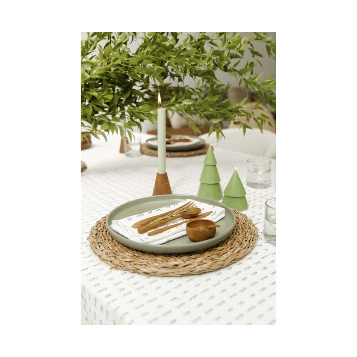 Świece z logo – orginal home świeca choinkowa matcha – l 12632562_m1 Stylowe gadżety na świąteczny stół, dekoracje świąteczne, podkładki, sztućce i ozdoby choinkowe.