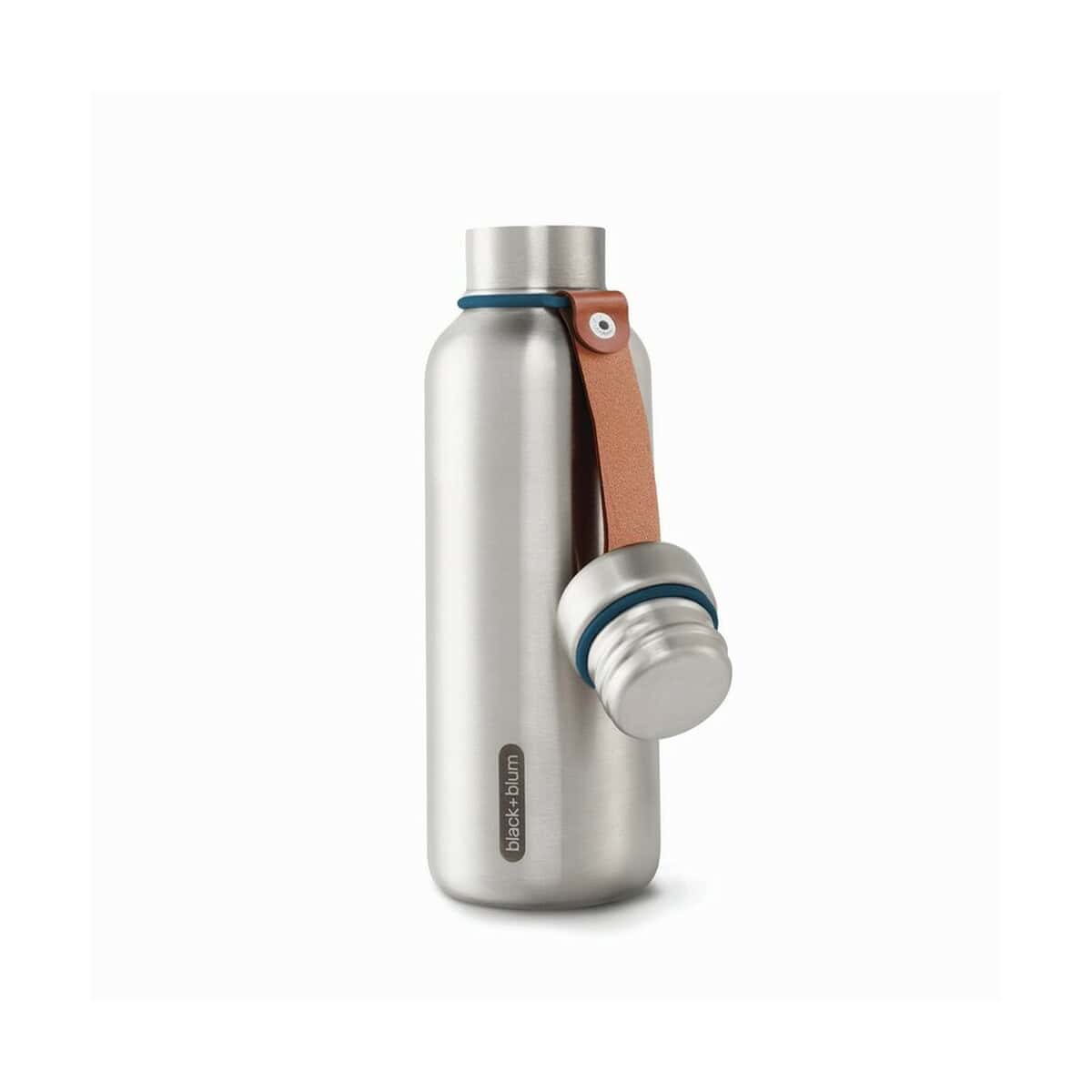 Termosy z logo – butelka termiczna 500 ml black+blum P439.1033__B_2 1. Butelka termiczna stalowa z pokrywką i paseczkiem, grawerowany napis.