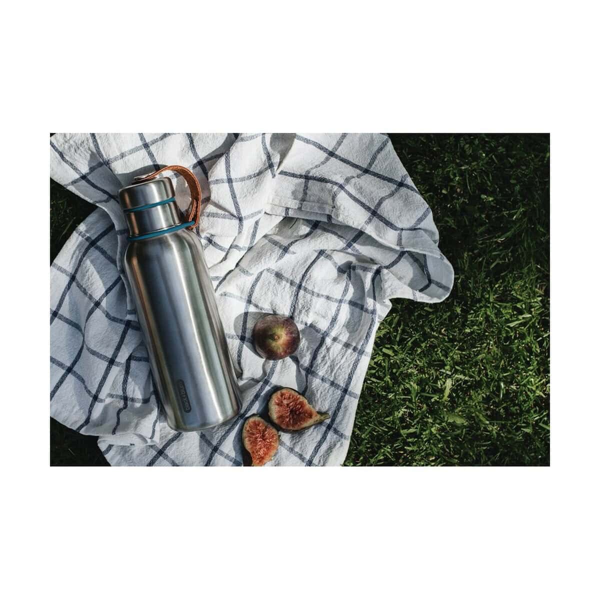 Termosy z logo – butelka termiczna 500 ml black+blum P439.1033__M_400 1. Stylowa stalowa butelka termiczna na piknik, izolowana i trwała.