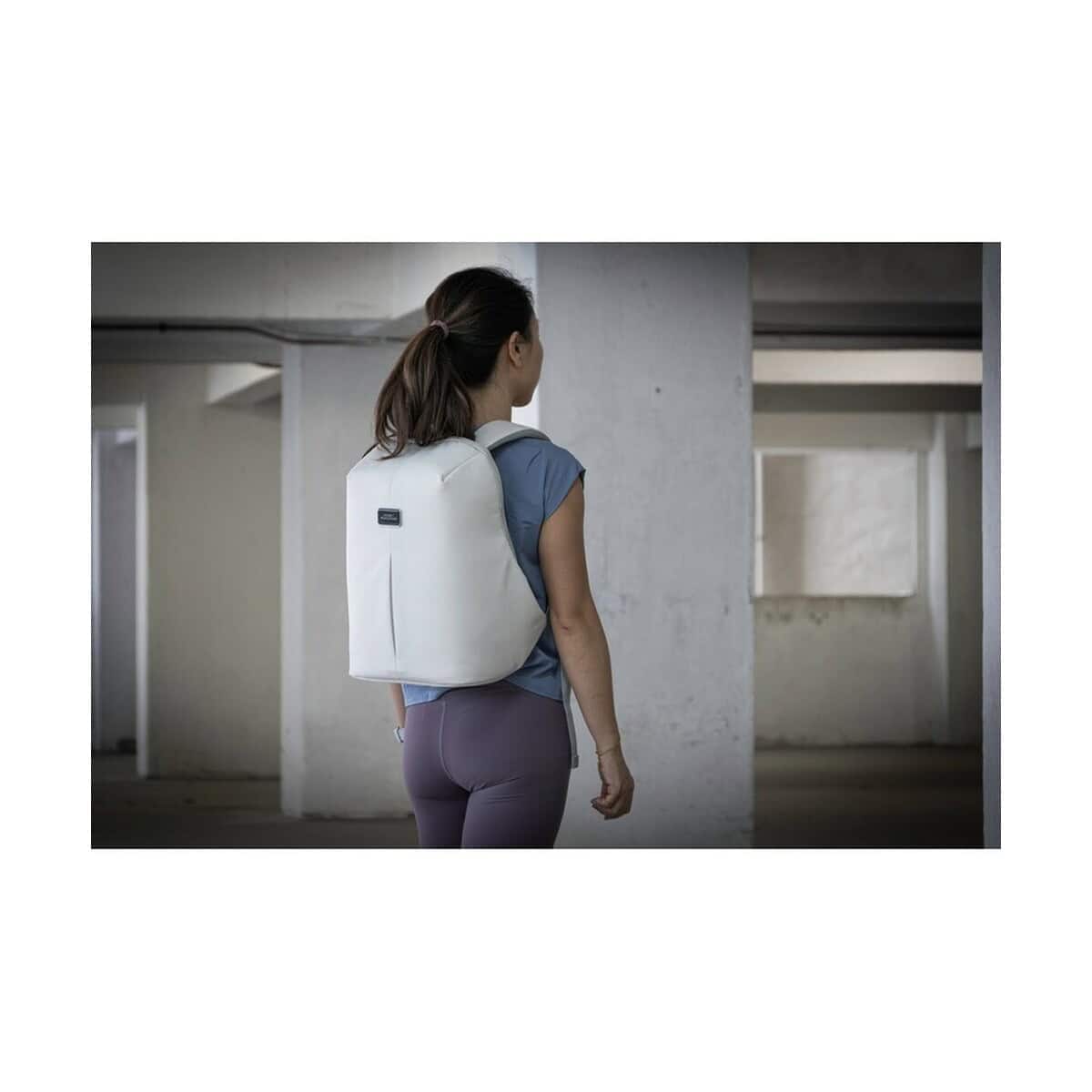 Torby na laptopa z logo – plecak na laptopa 16″ brandcharger phantom mini VA522-00_ATM02 Doniczka, gadżet reklamowy, designerski gadżet, nowoczesny gadżet, promocyjny gadżet, prezent reklamowy, gadżety na zamówienie, akcesoria promocyjne, gadżety firmowe, upominki reklamowe.