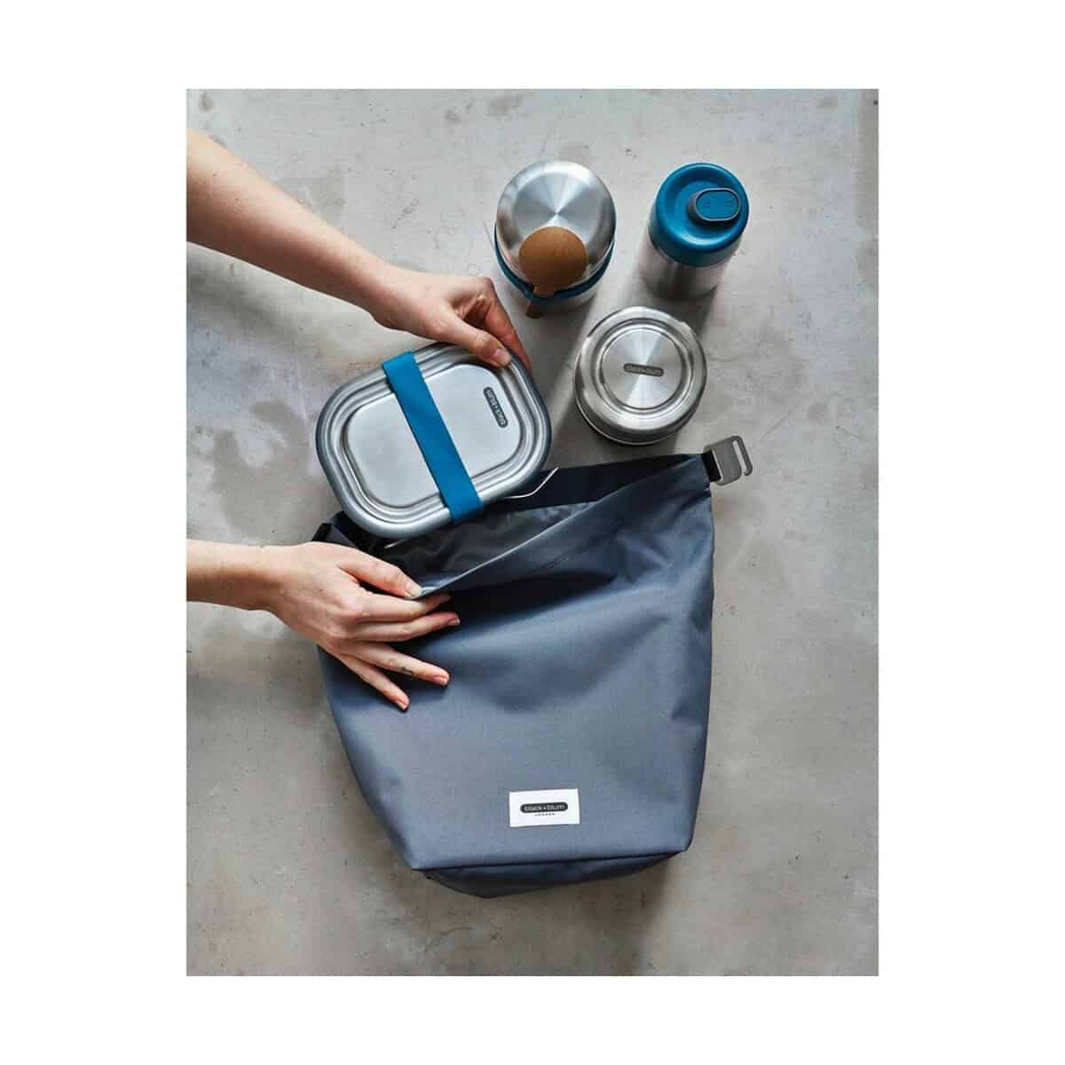 Torby termiczne z logo – torba śniadaniowa black+blum rpet P439.0602__M_403 1. Przybory na lunch w stalowym pojemniku i torbie na lunch z nadrukiem.