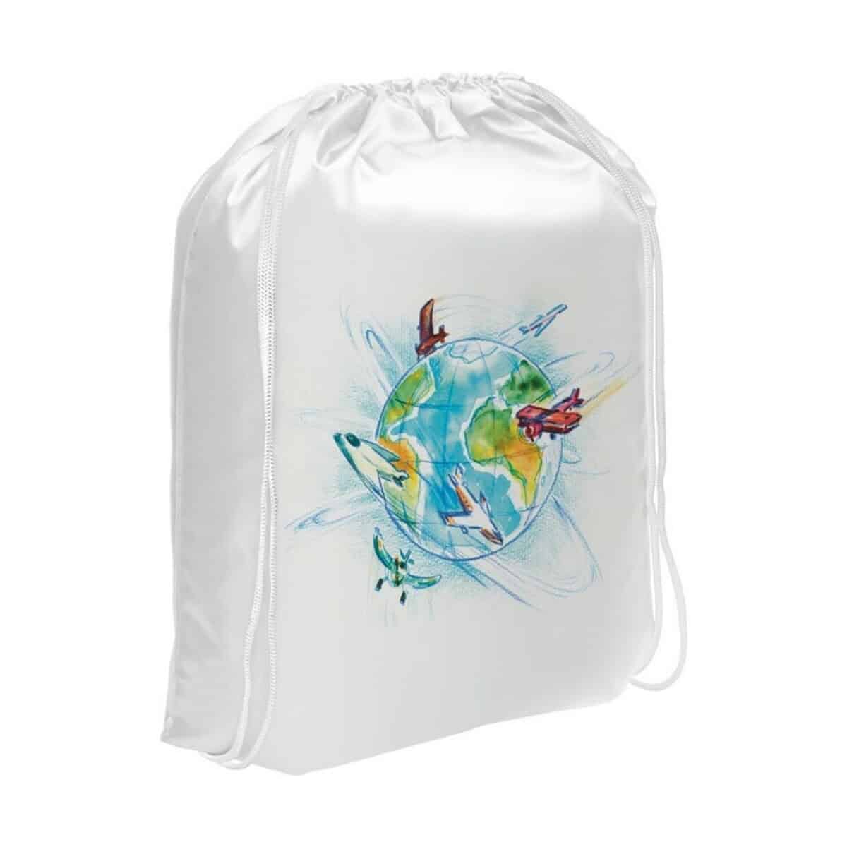 Workoplecaki z logo – worek ze sznurkiem | flynn V4631.0-02_ILG02 1. Torba z nadrukiem globu i samolotów, idealna na podróże i gadżety promocyjne.