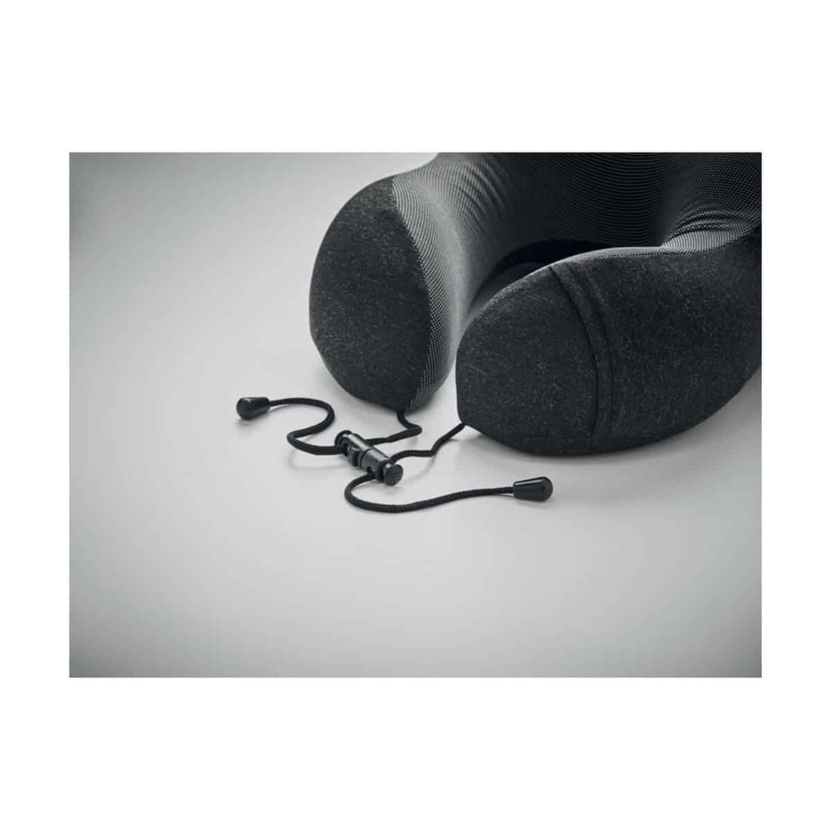 Zagłówki z logo – poduszka podróżna z rpet bantal mo6709-15-detail Słuchawki douszne z etui, elegancki gadżet audio, nowoczesny design, personalny słuchanie muzyki, gadżety na prezent.