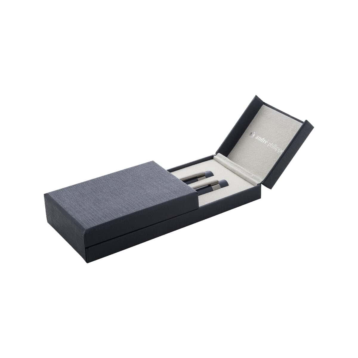 Zestawy piśmiennicze z logo – atelier zestaw piśmienniczy AP800134-06__A Elegancki zestaw długopisów w czarnym opakowaniu na gadżety promocyjne.