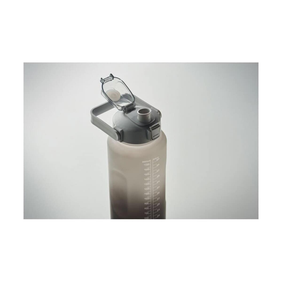 Gadżet sportowy z miarką i pokrywką Akcesoria sportowe - butelka z miarką i pokrywką do napojów.