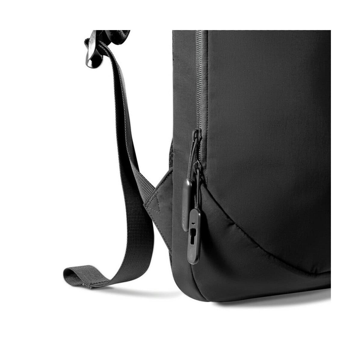 Praktyczny czarny plecak na co dzień Praktyczny czarny plecak z zamkiem i regulowanymi paskami, idealny do codziennego użytku i na wyciec.