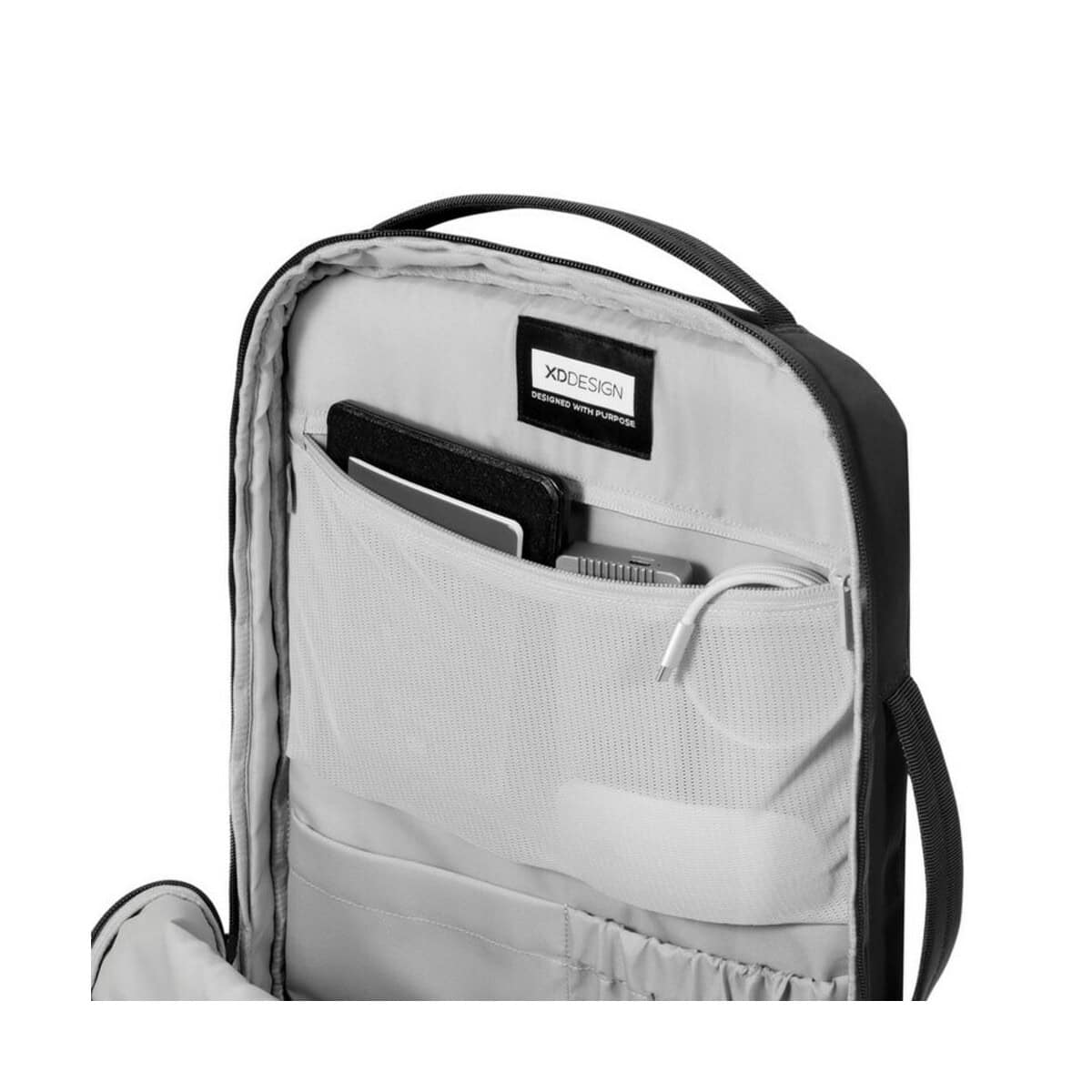 Torba na laptopa z organizerem Torba na laptopa z wieloma kieszeniami i organizerem na akcesoria.