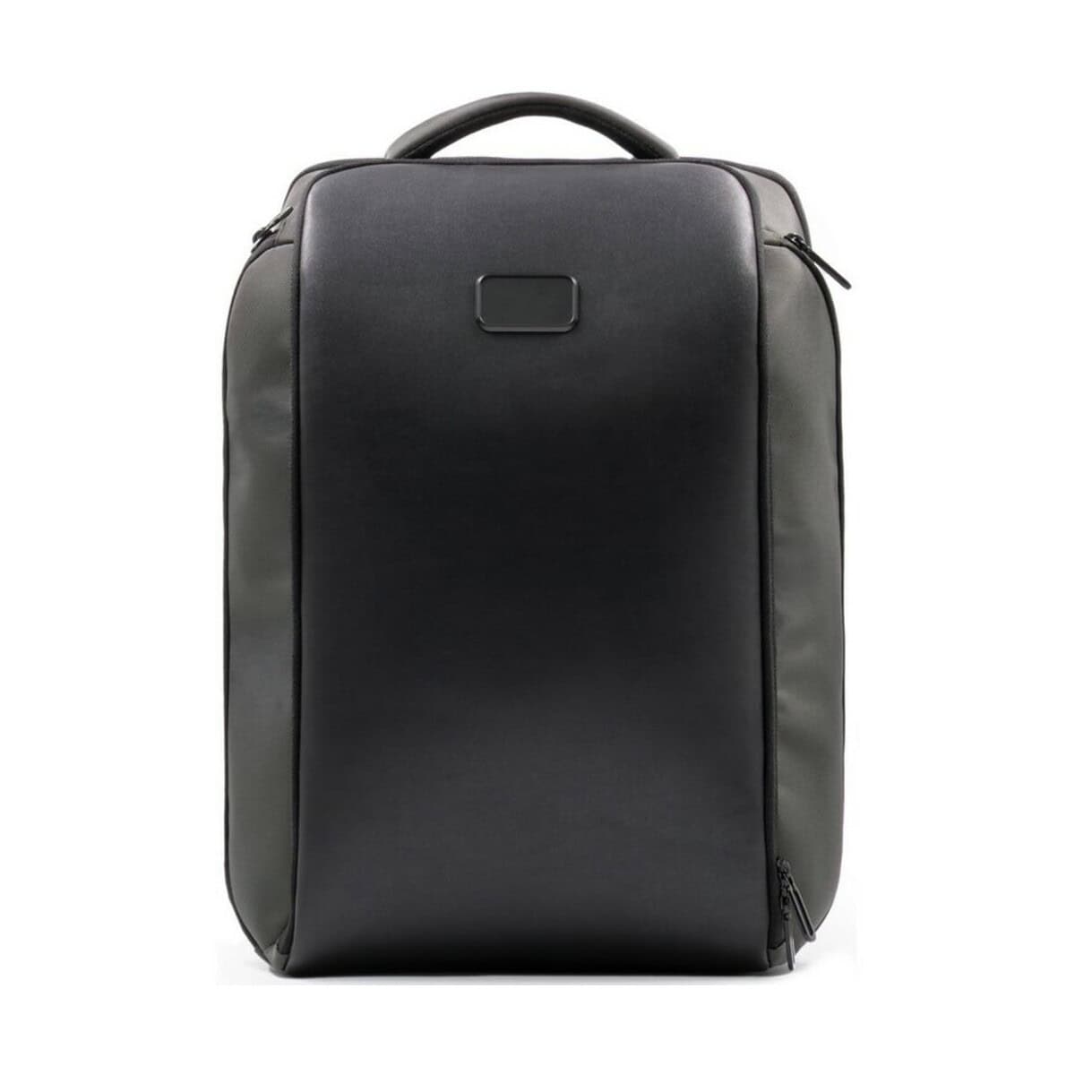 Elegancki plecak na laptopa z czarnej skóry ekologicznej, idealny do pracy i podróży.