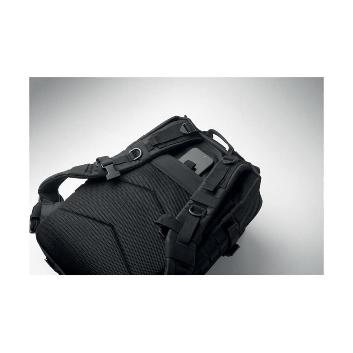 Torba na laptopa z wieloma kieszeniami i paskami. Torba na laptopa z wieloma kieszeniami i paskami, idealna do codziennego użytku i podróży.